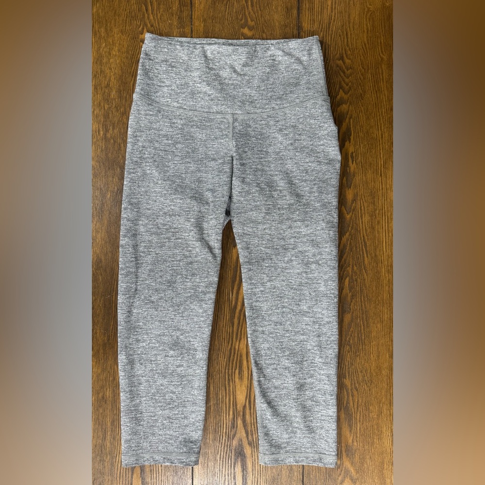 Old Navy Heather Gray Women's Capri yoga pants size S